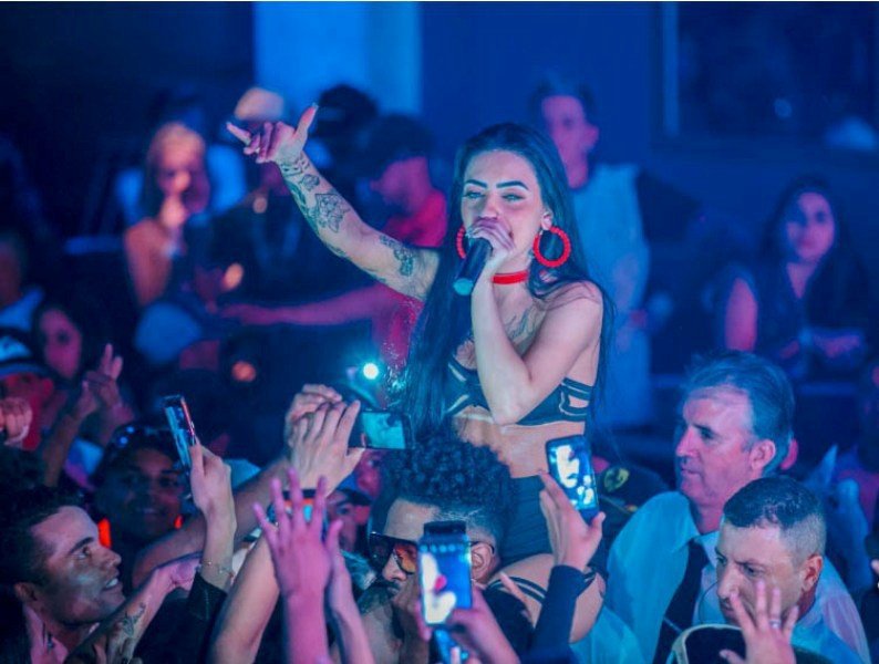 MC Mirella